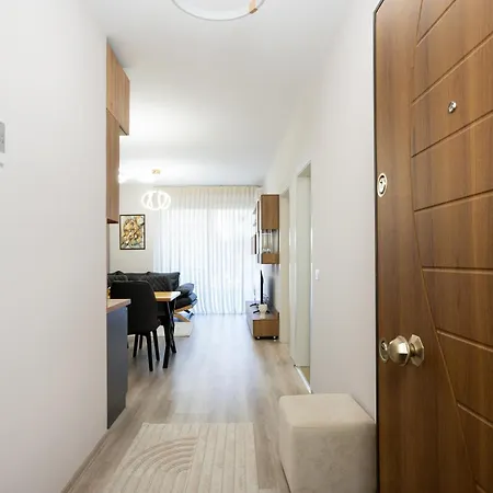 Huqi Luxury 3 *