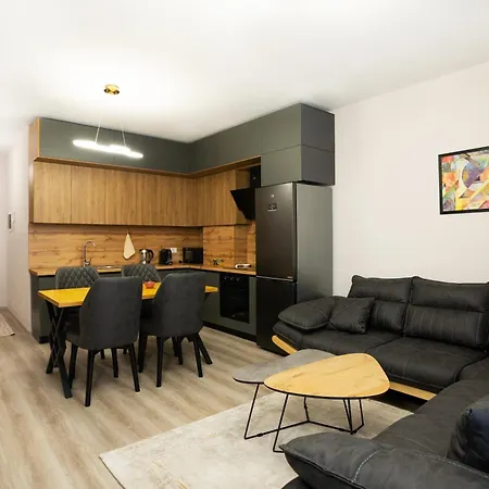 Huqi Luxury 3 *