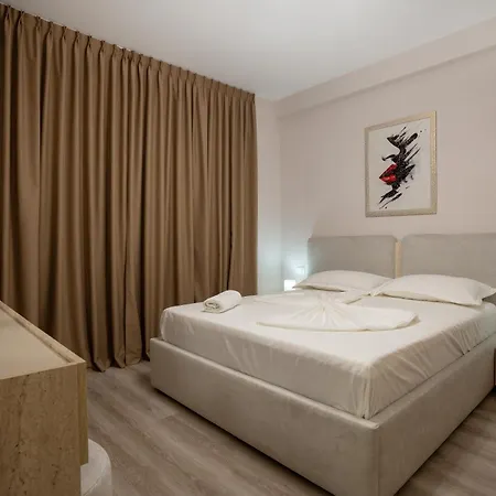 Huqi Luxury 3 Apartman *