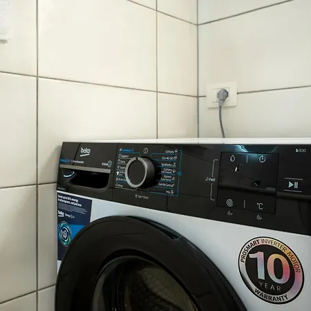 Huqi Luxury 3 *
