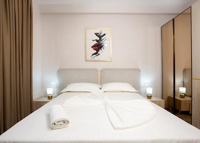 Lägenhet Huqi Luxury 3 Tirana